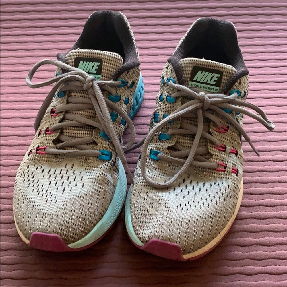 Nike Zoom structure 19 shoes